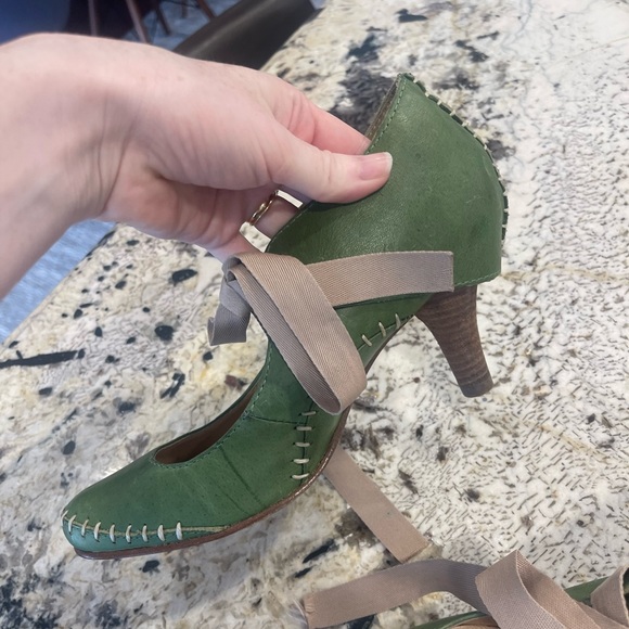 TERRA PLANA - Artisan Design Handcrafted Green Leather Heels Size 37 / US Size 6 - Picture 8 of 8